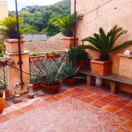 Apartment Trastevere Skyfall Rome